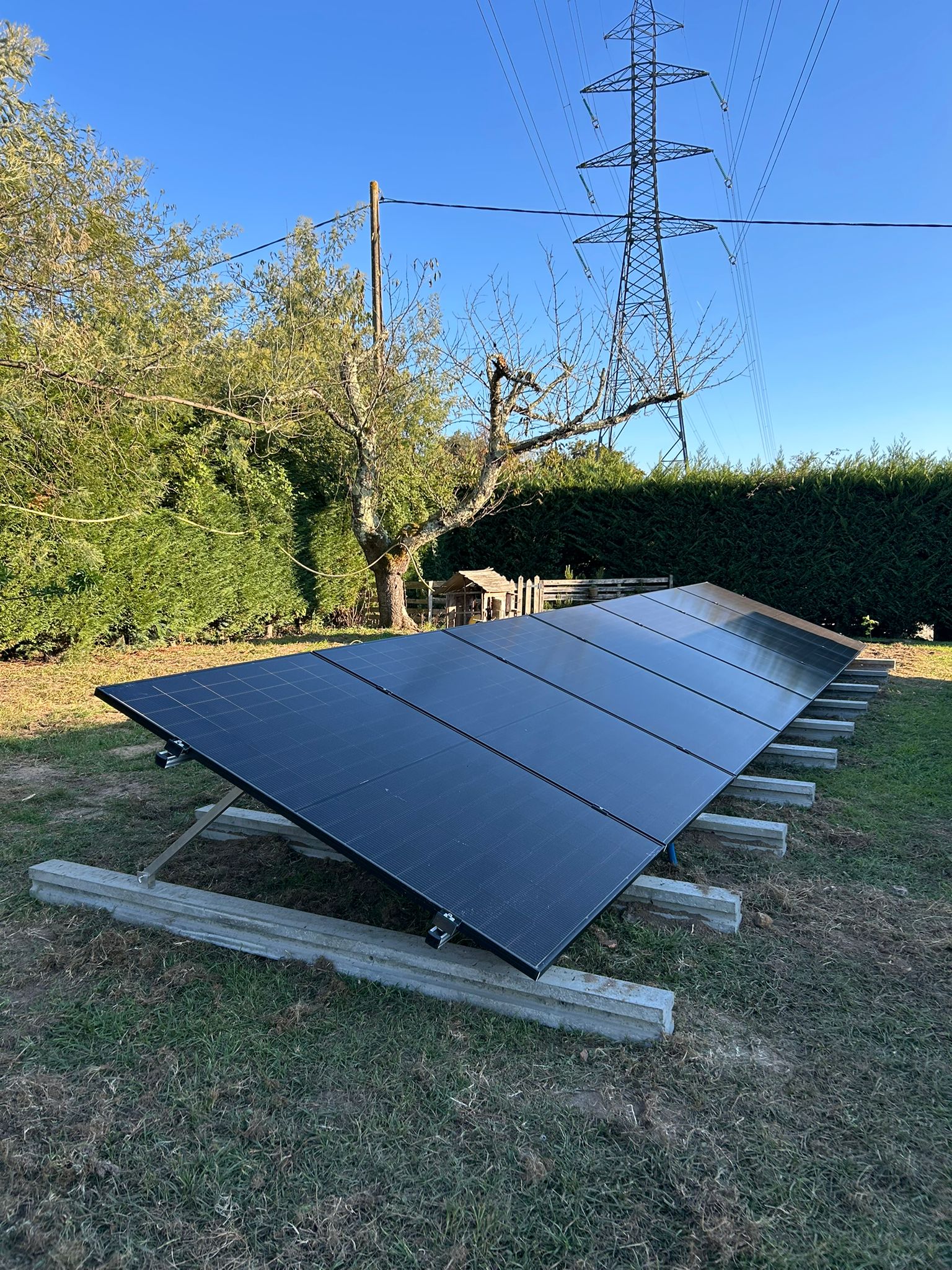 Pose de panneaux solaires au sol